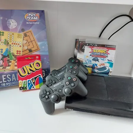 Viel Platz Fuer Gruppen Inkl. Waschmaschine, Hochstuhl Und Playstation Mitten In Der Altstadt