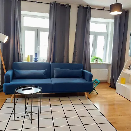 Viel Platz Fuer Gruppen Inkl. Waschmaschine, Hochstuhl Und Playstation Mitten In Der Altstadt Apartment *